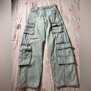 Zara Women’s  Relaxed Fit Cargo Light Blue Jeans size 0 (26 inch waist)